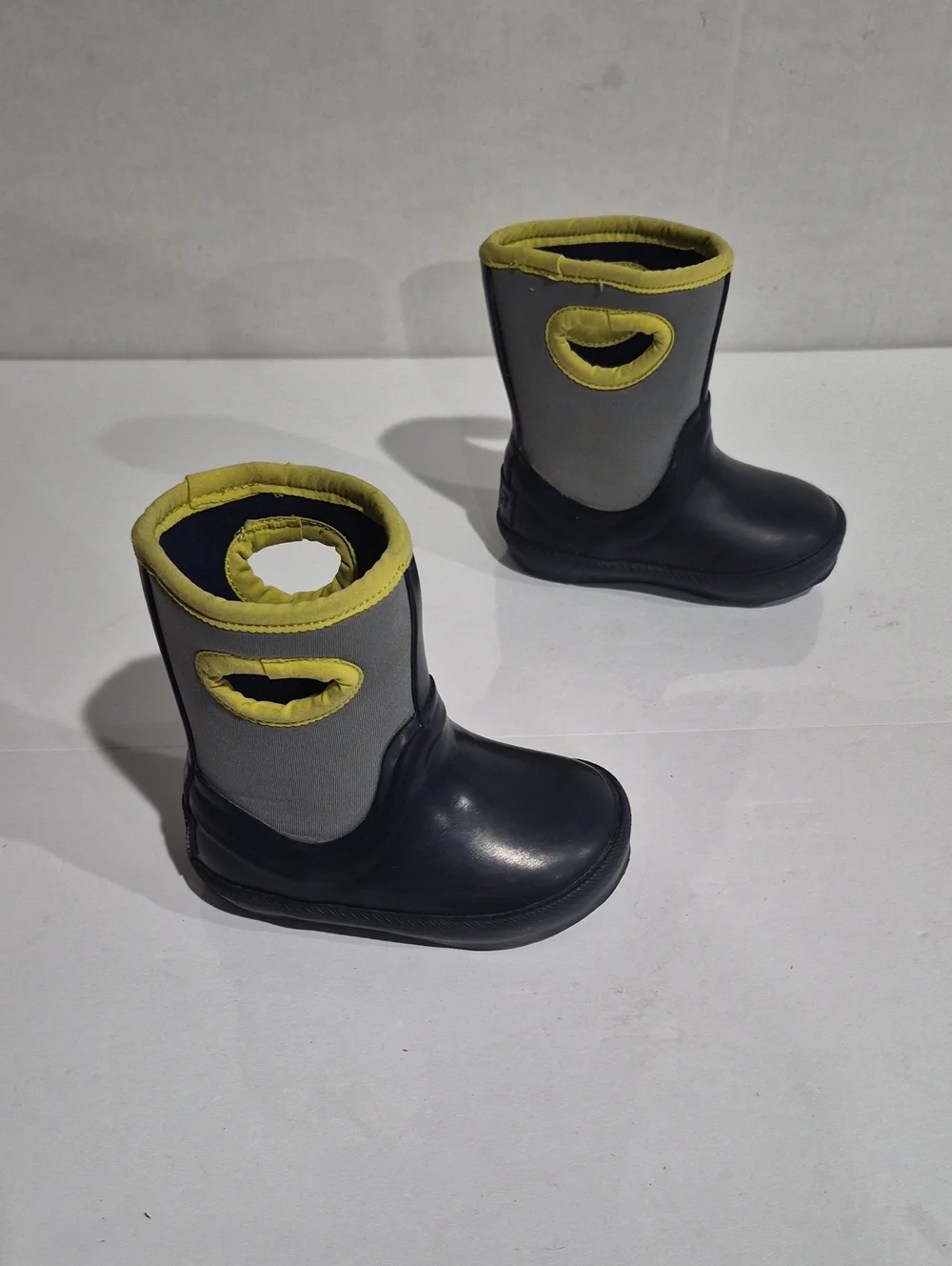UGG Kids Navy and Yellow Rain Boots - Lightweight Waterproof Booties Size 6